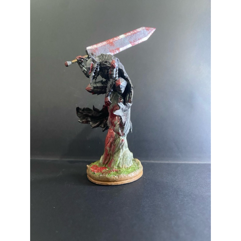 Estátua de ação Guts, Berserk, resina (com pintura)