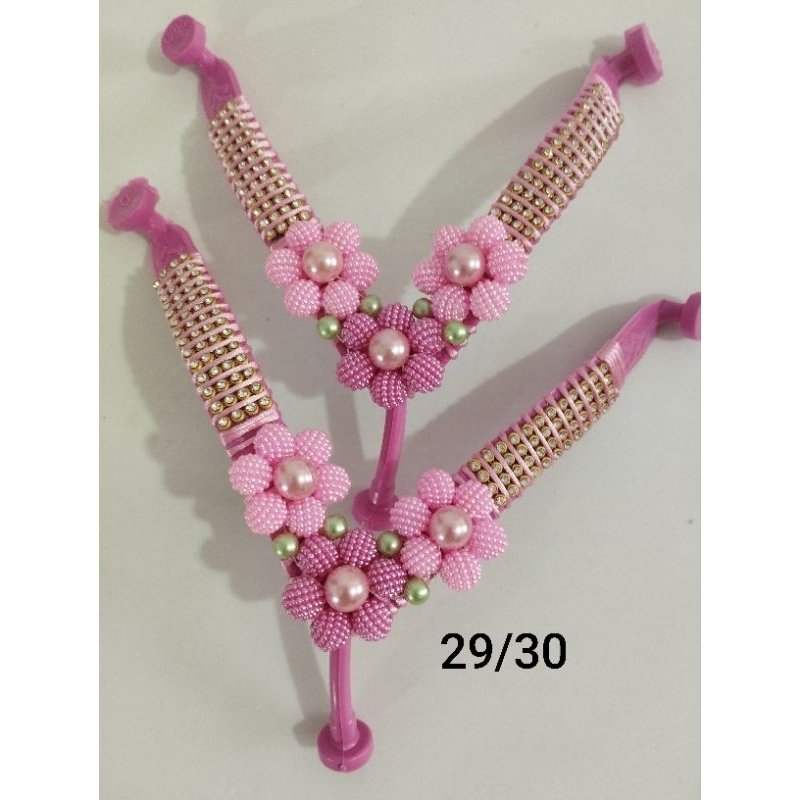 Correia para chinelo infantil com bordado em pérolas e estrass