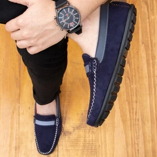 Kit 2 em 1 - Sapato mocassim masculino de camurça + relogio de ponteiro masculino