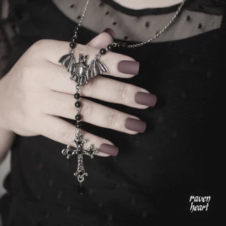 Colar terço rosário gótico pingente morcego cruz crucifixo preto