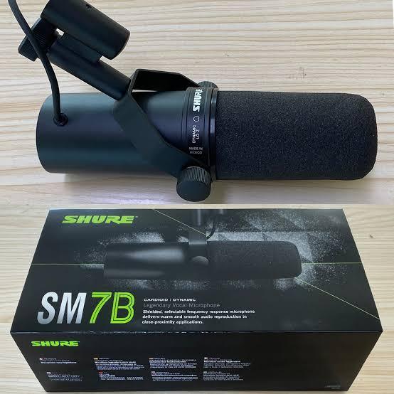 Microfone Shure Sm7b Dinâmico Vocal Para Estúdio Podcast Preto