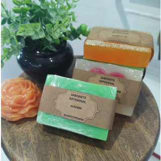 Sabonete Artesanal Glicerinado muito hidratante - 100gr - Várias Fragrâncias - Escolha a sua preferida.