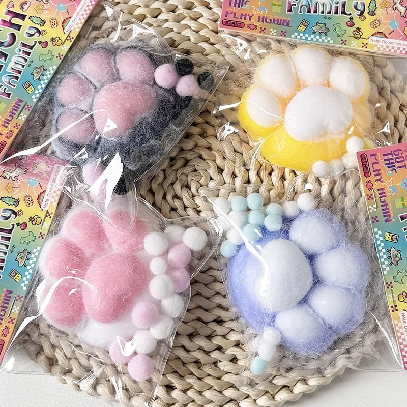 Brinquedos Sensoriais De Aperto De Pata De Gato Mochi Squishy Toys , Kawaii Soft PVC Squeeze Com Bola De Pêlo De Alívio De Estresse OPP Embalagem Presentes , Coisas Engraçadas E Bonitas