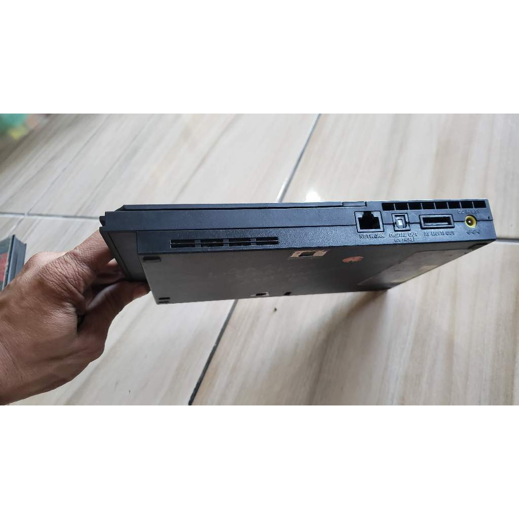 Sony PlayStation 2 Slim só o aparelho sem nada e com defeito Sony PlayStation 2 Slim só o aparelho sem nada e com defeito