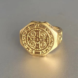 Anel Masculino Dedeira São Bento Octogonal Dourado de Aço Inoxidável 316L
