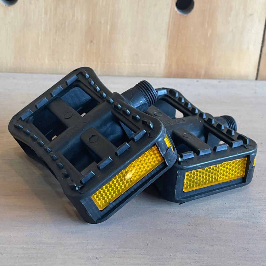 PAR PEDAL PEQUENO BICICLETA ELETRICA TRIXX (ROSCA GROSSA)