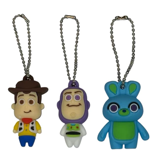 Mini chaveiro Woody - Toy Story - Disney Tamanho do boneco: 3,5cm Tamanho com o chaveiro de corrente: 6,5cm Somente item da foto!