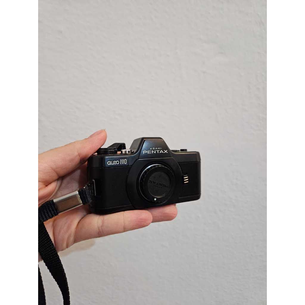 Câmera Analógica Pentax Auto 110 com acessórios | Shopee Brasil