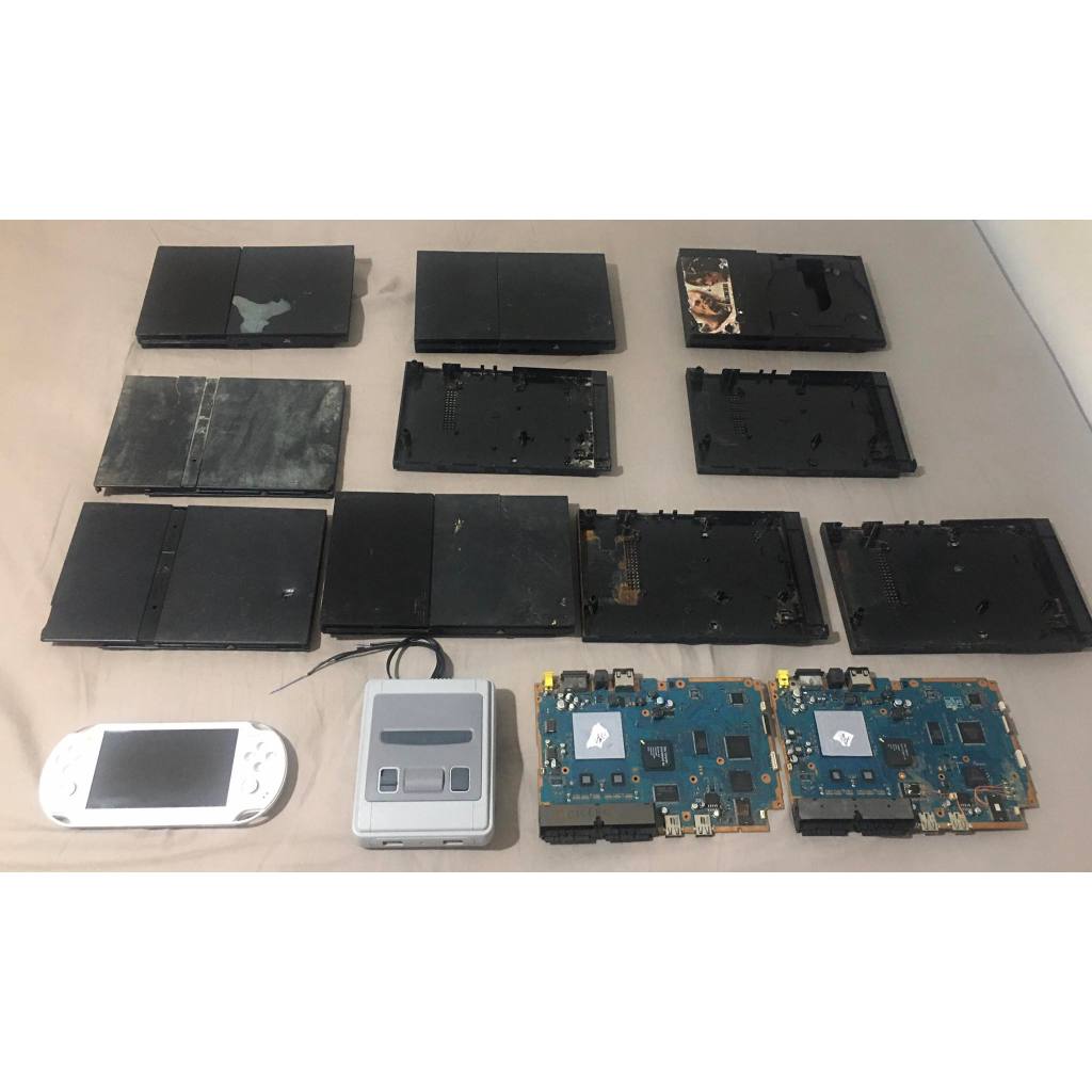 Com Defeito - Lote De Placas E Carcaças De Playstation 2