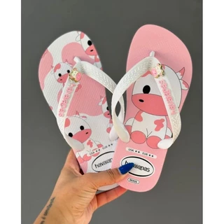 Chinelo feminina personalizada da vaquinha com pingente