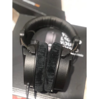 Fones de Ouvido de Estúdio para Mixagem e Masterização Beyerdynamic DT 990 PRO Preto e 250 ohms Abertos