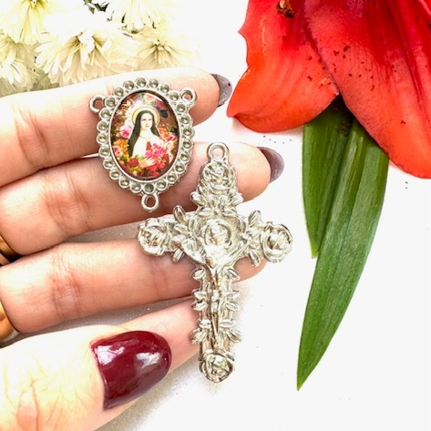 Kit Santa Teresinha (10 Entremeios / Trevo+ 10 Cruzes) Para Montagem De Terço