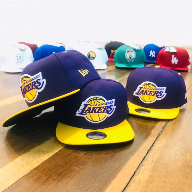Boné Aba Reta Basquete Roxo e Amarelo / Masculino e feminino / SnapBack/ Bordado