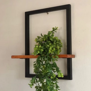 Prateleira Quadro Nicho Design Industrial em ferro e tábua envernizada quadrada de 1 madeira