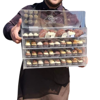 Expositor em acrílico para 200 brigadeiros n4, com 4 andares.