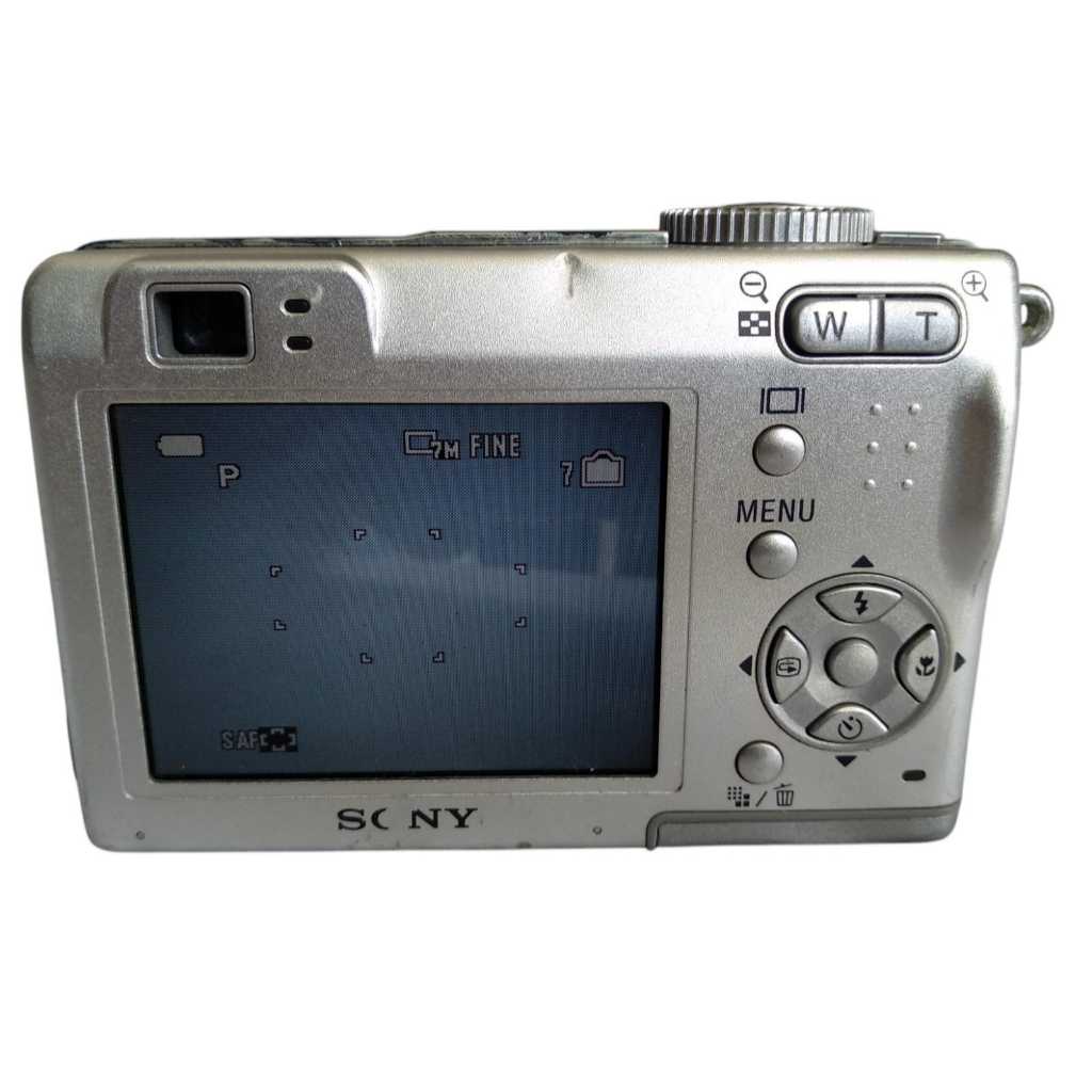 Câmera digital Sony Cyber-shot Dsc-w7 7.2mp - Prata Leia