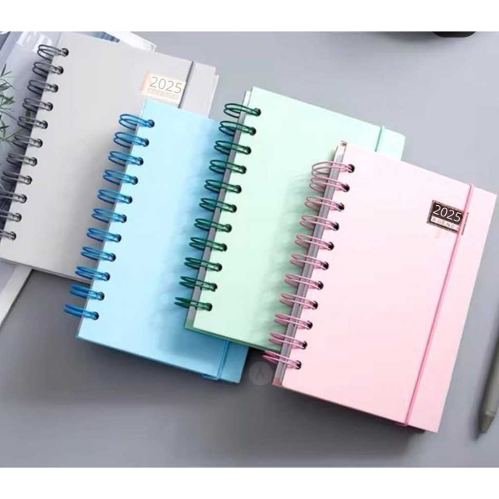 Agenda 2025 Capa Dura Lisa Tamanho A5 e A6 Espiral Com Marca Páginas Diversas Cores