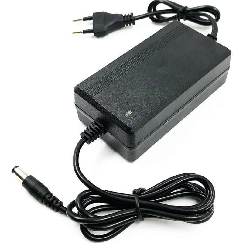 Fonte 12v 5a Bivolt- Preta 5 Amperes - Plug P4