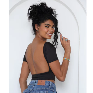 Blusa com Costas Completamente a Mostra Totalmente Aberta Nas Costas