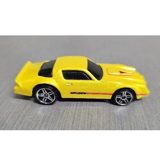 Hot Wheels Camaro Z-28, Amarelo, 2007 Camaro, cod.(K7561)