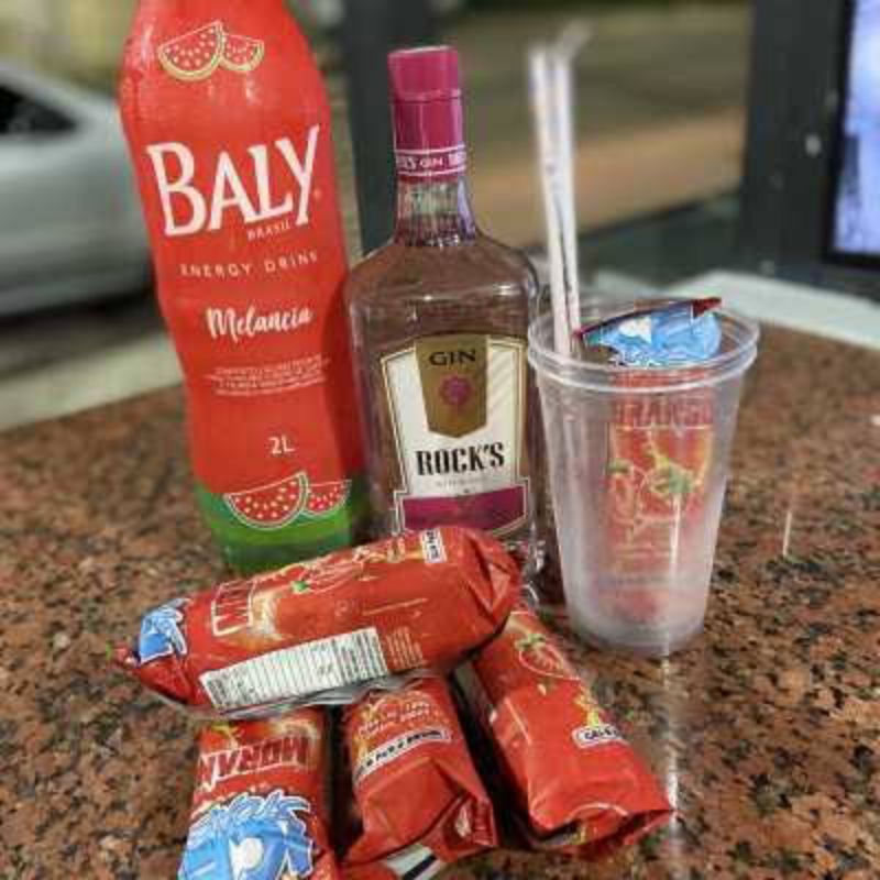 Combo gin rocks + energético + gelos e copos | Shopee Brasil