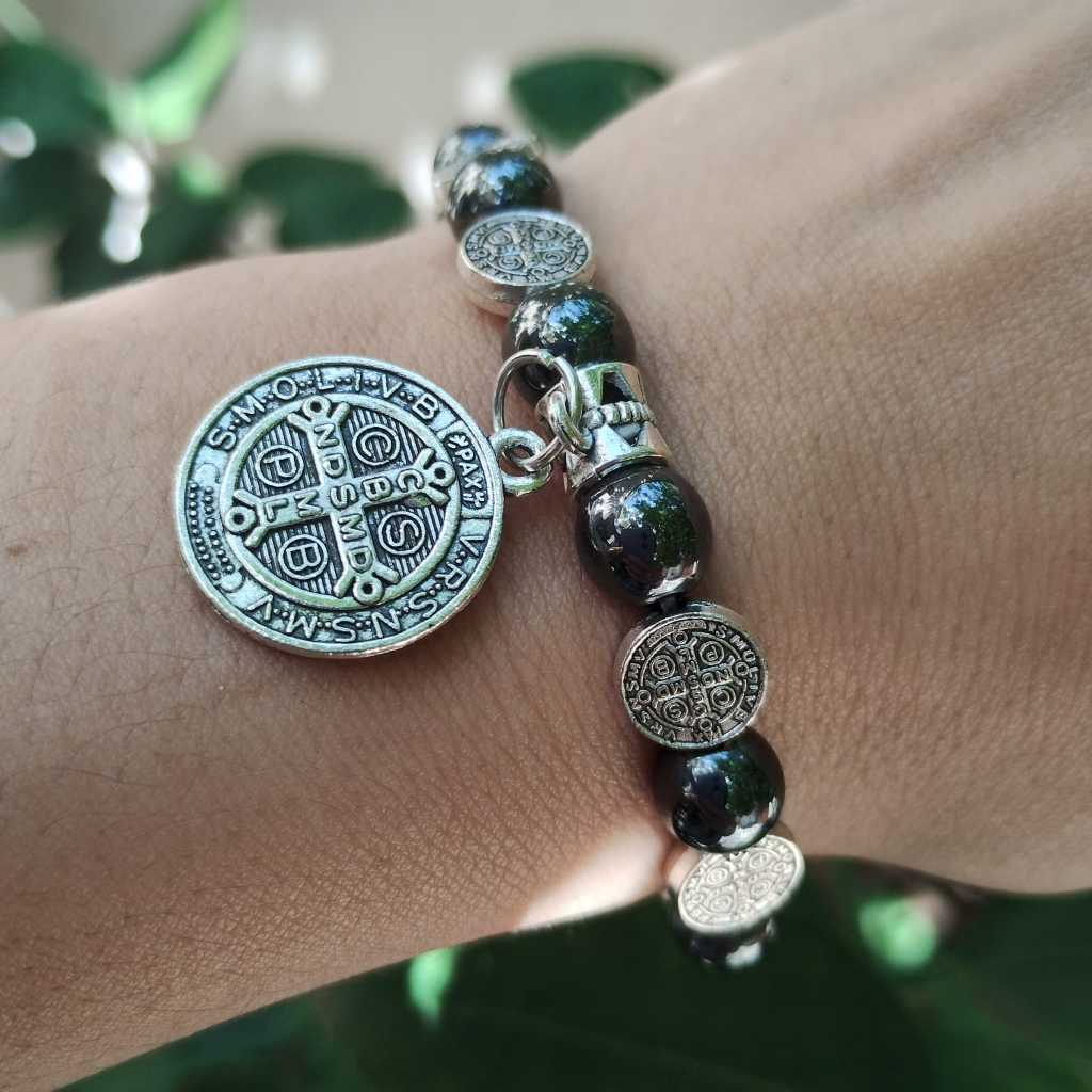 Pulseira de elástico com hematita São Bento