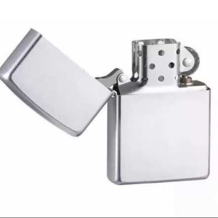 Acendedor Zippo Cromado.