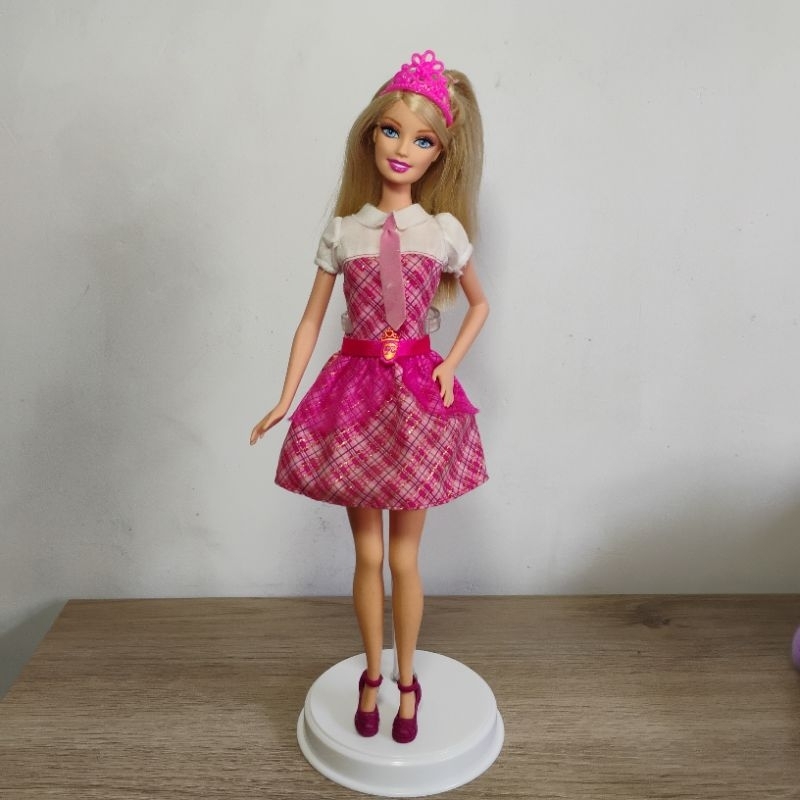 Boneca Barbie Escola de Princesas Filme Mattel