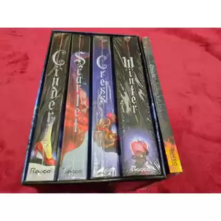 Box As crônicas lunares - Marissa Meyer