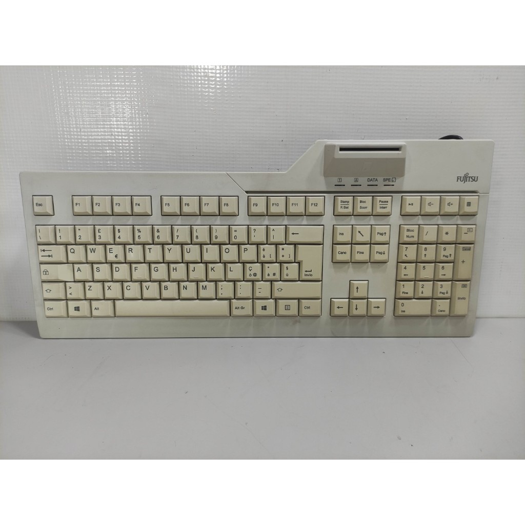 Teclado Fujitsu Usb Abnt2 Ç Raro Pc Retro Bm9 ok