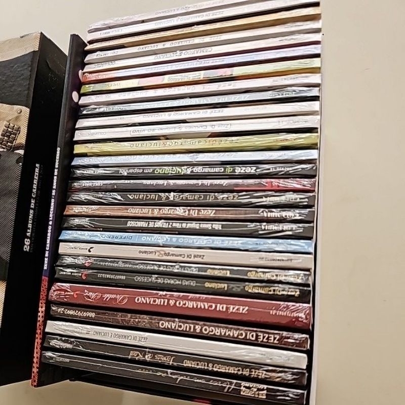 CD BOX ZEZÉ DI CAMARGO & LUCIANO - 25 ANOS DE CARREIRA (27 CDs