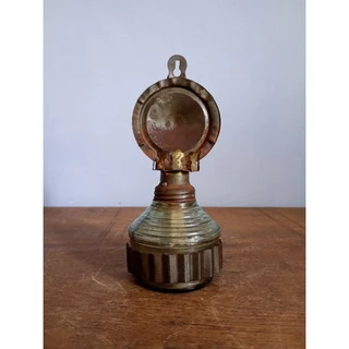 Antiga Lamparina a Querosene em Vidro e Ferro em Oferta na Shopee