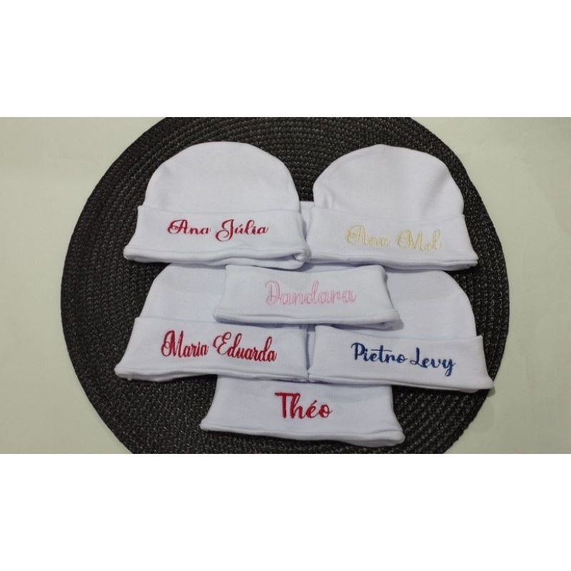 Touca RN, touca bebê de malha com nome, touca personalizada, touquinha bebê, touca bordada bebê, touca saída maternidade