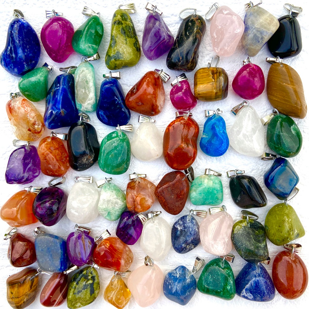 Kit 30 Pingentes Diversos de Pedras Naturais Roladas Apx 2cm | Shopee ...