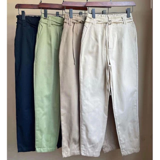 Calça cenoura sarja com detalhes de elástico na atrás,Semelhante ao tecido jeans