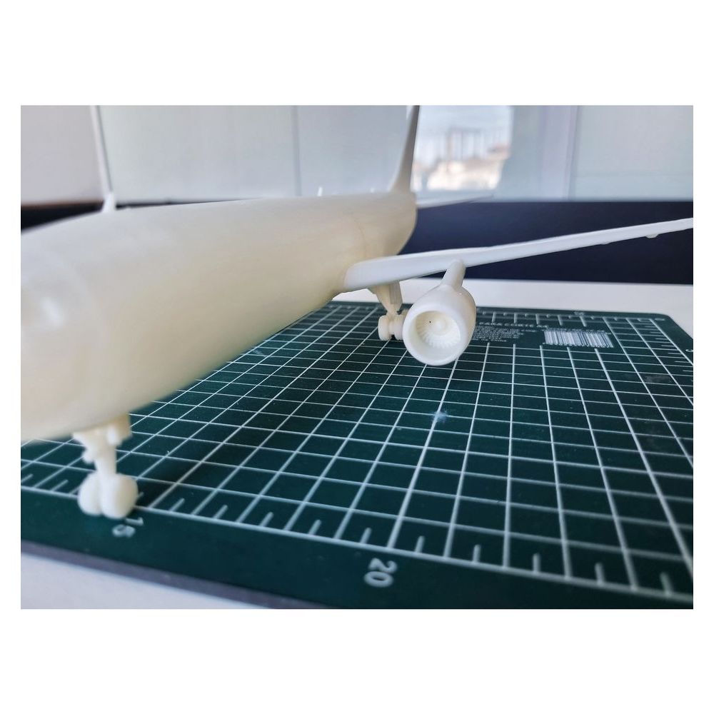 Avião Airbus A300-600 Maquete Escala 1:144 Plastimodelo