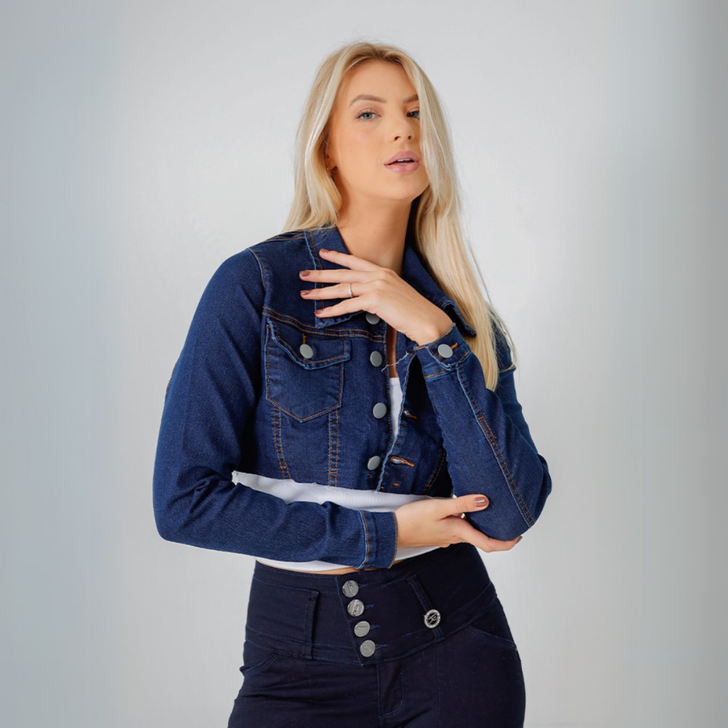 Jaqueta Feminina Cropped Jeans Curta Bolso Frontal Manga Longa