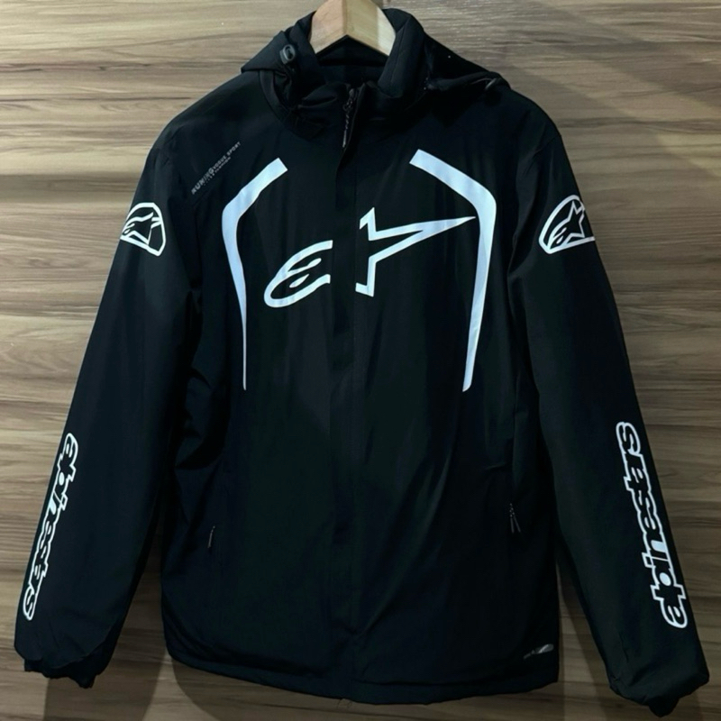 Jaqueta Impermeável Forrada c/ Touca Alpinestars