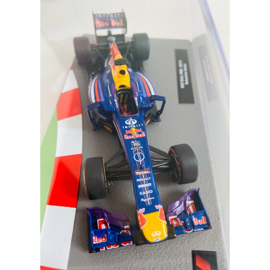 超爆安 Miniatura Red Bull RB9 - Sebastian Vettel - World Champion ミニカー