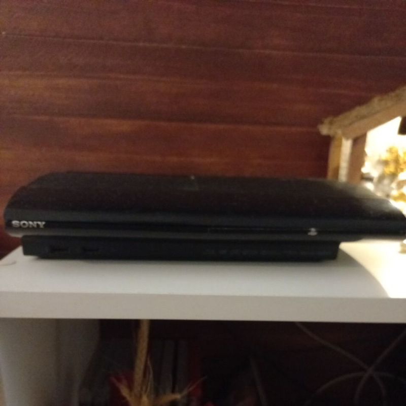 Ps3 slim em ótimo estado 11 jogos + 2 joysticks