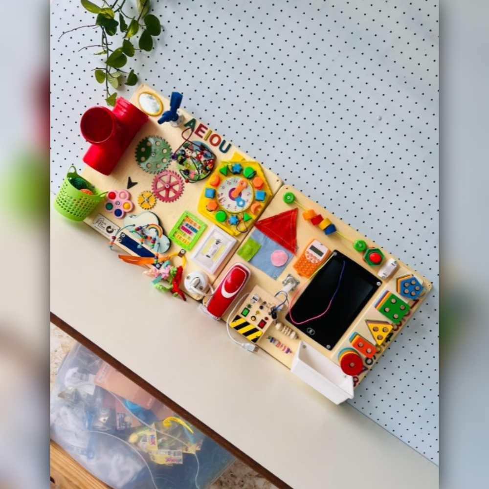 Painel Sensorial Montessoriano/ Placa de Atividades/ Busy board ...