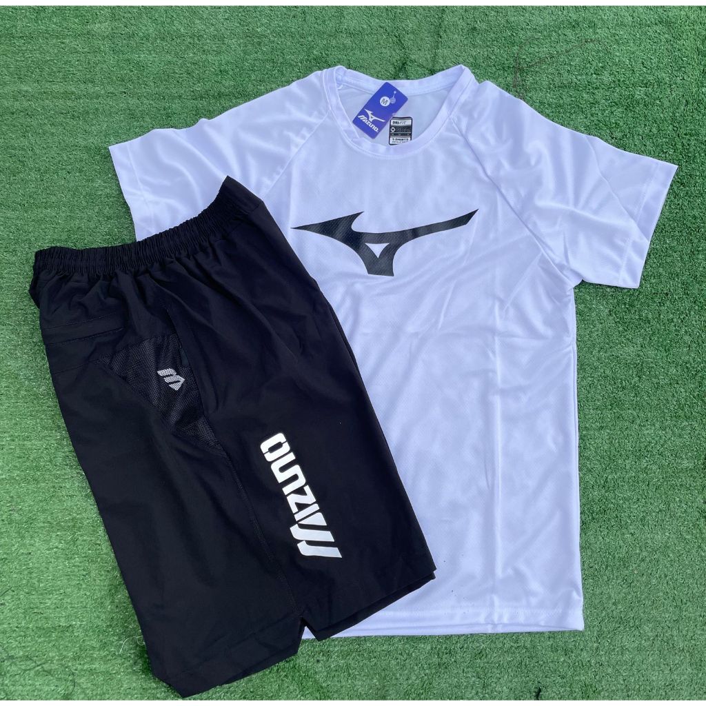 Kit Conjunto Dry Fit Premium Camiseta Gola redonda + Bermuda Impermeavél Com ziper Nos Bolso