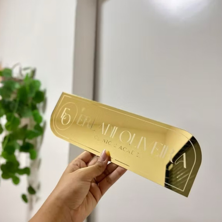 Placa Sinalização De Porta Personalizada em Acrilico Espelhado Luxo Linda