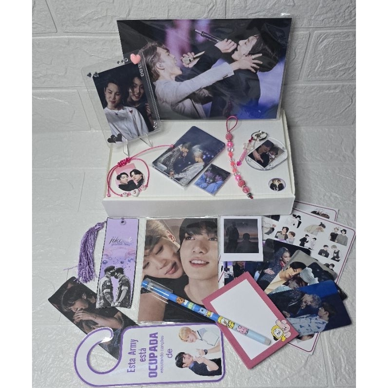CAIXA BOX KIT JIKOOK - JIMIN E JUNGKOOK KPOP - MAIS DE 50 ITENS ...