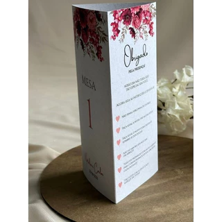 Menu triangular com agradecimento e número de mesa