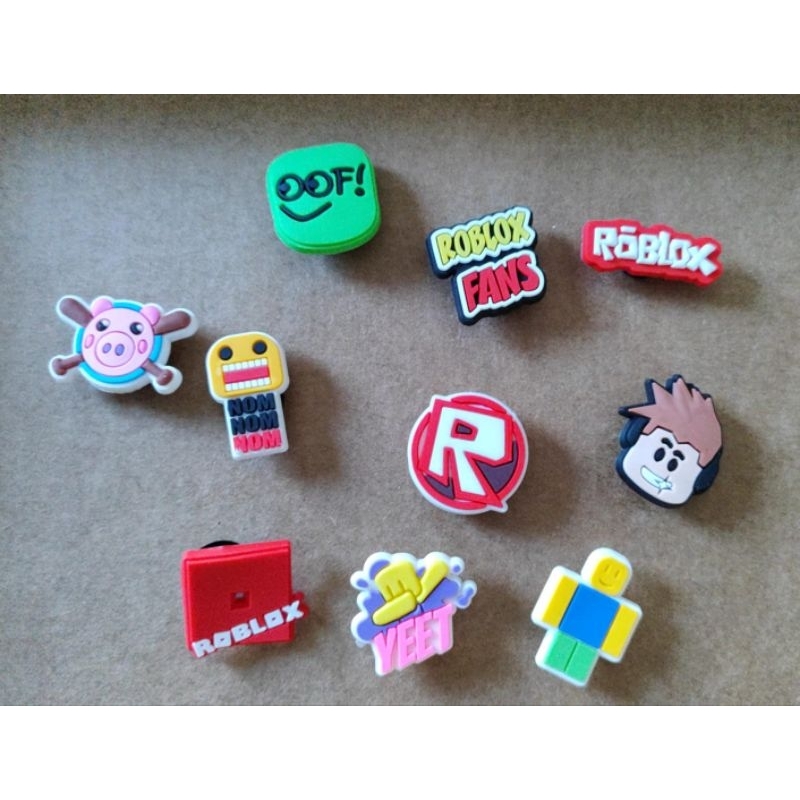 Pin C.R.O.C.S Roblox | Shopee Brasil