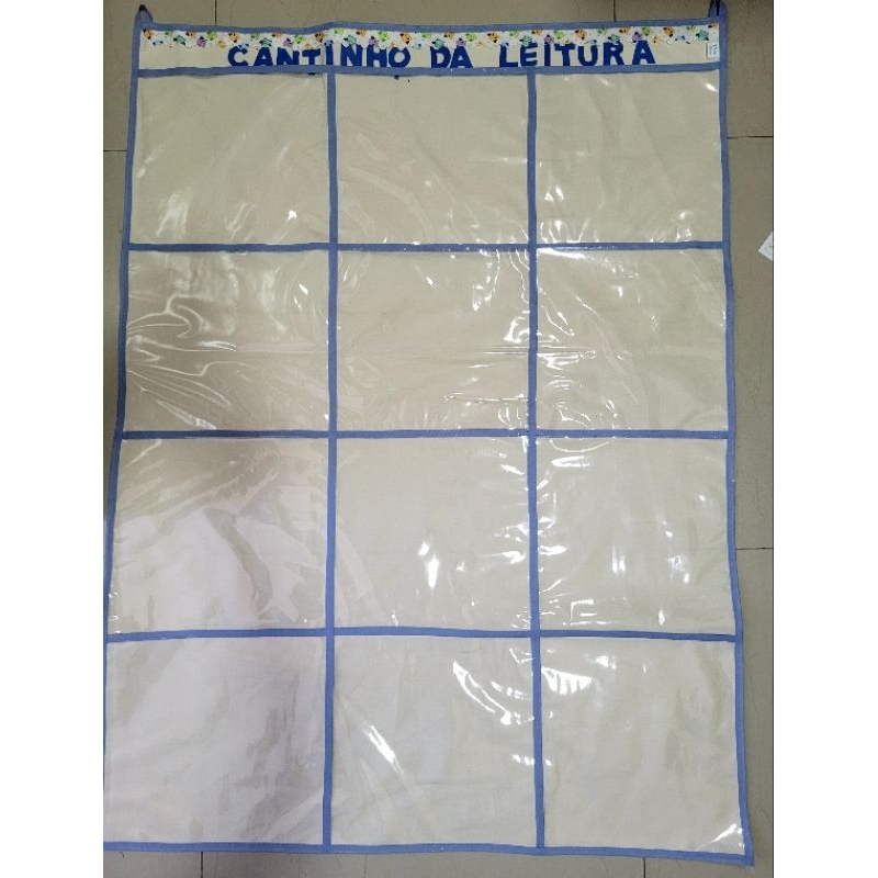 Painel porta livros para sala de aula