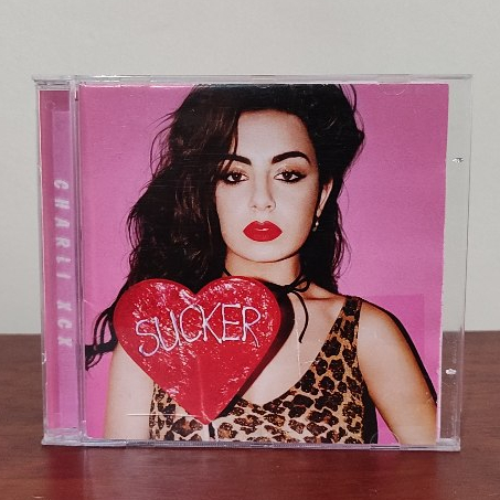 Cd: Charli XCX - Sucker - Original | Shopee Brasil