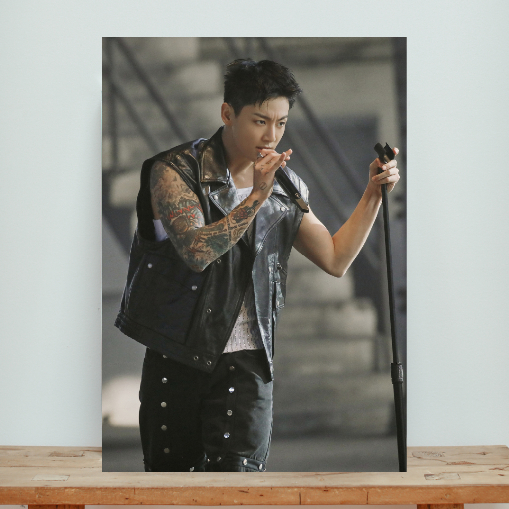 Quadro em Metal Print Personalizada JUNGKOOK ( Tamanho 20x28cm