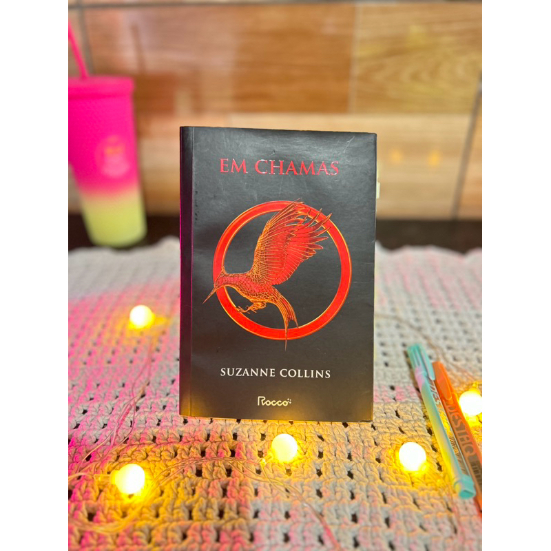 livro Em chamas de jogos vorazes 2 | Shopee Brasil